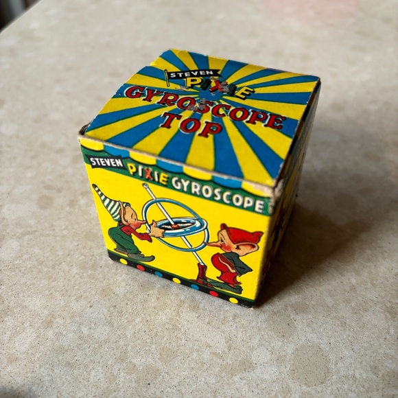 Antique toy Pixie Gyroscope top by Stevens co. with original box - Picture 4 of 10